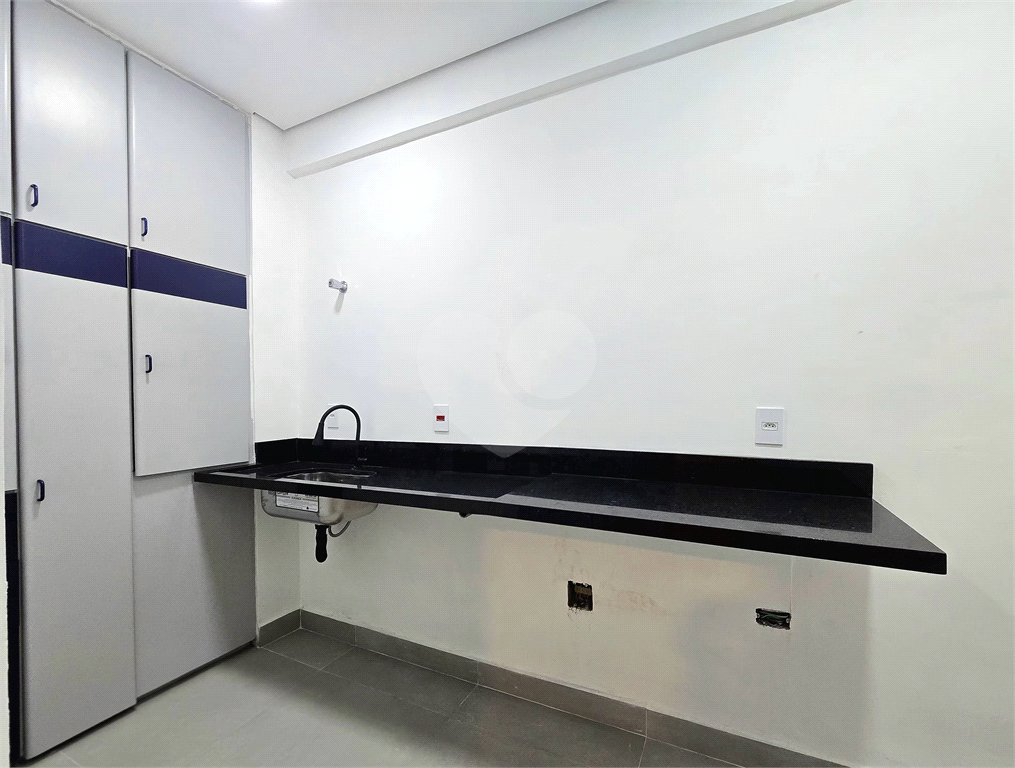 Loja Térrea para Locação na Aclimação Reformada com 110 m² e 2 Vagas