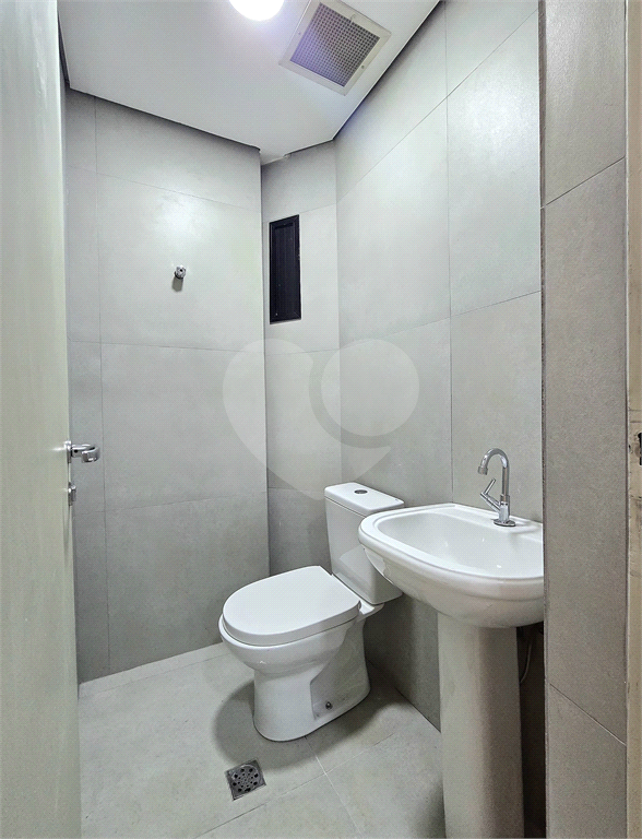 Loja Térrea para Locação na Aclimação Reformada com 110 m² e 2 Vagas