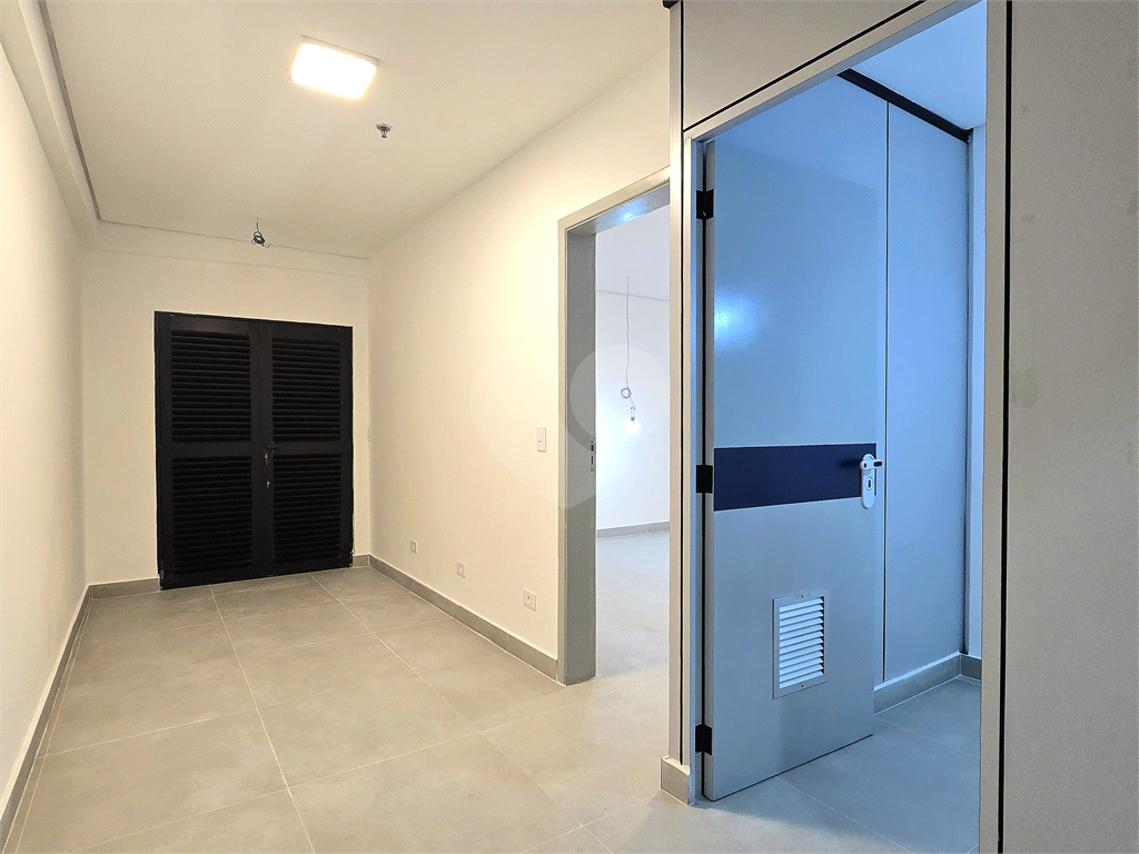 Loja Térrea para Locação na Aclimação Reformada com 110 m² e 2 Vagas