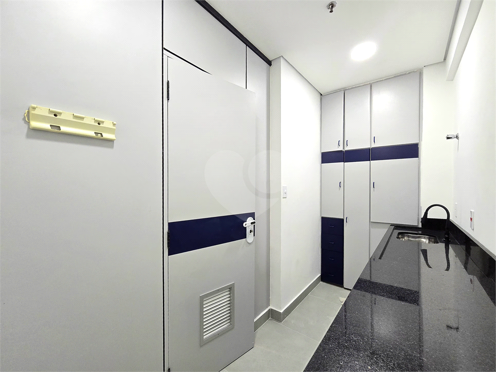 Loja Térrea para Locação na Aclimação Reformada com 110 m² e 2 Vagas