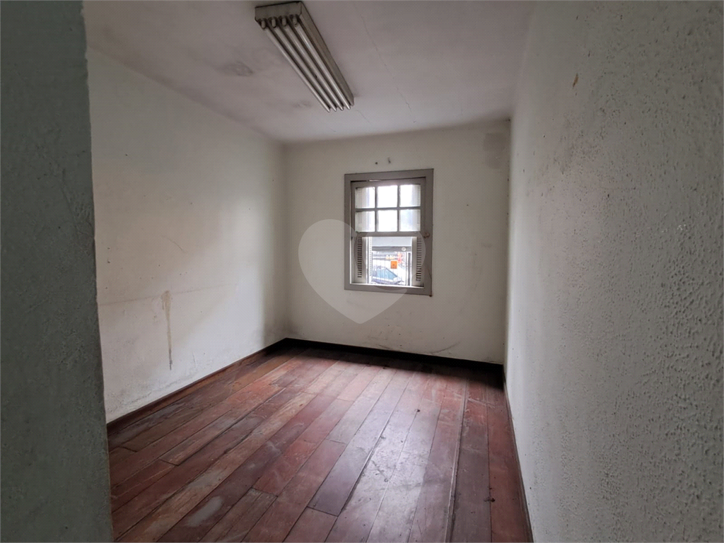 Casa a venda na Vila Madalena com potencial para ponto comercial.