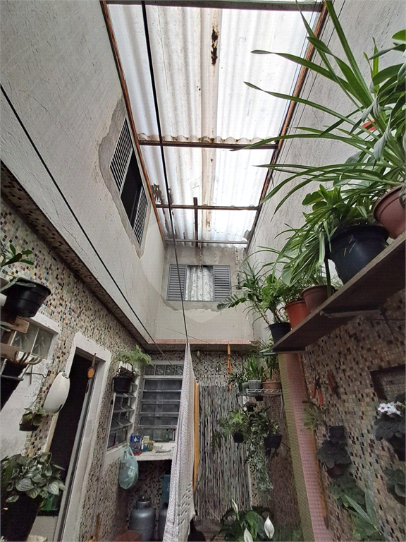 Casa a venda na Vila Madalena com potencial para ponto comercial.