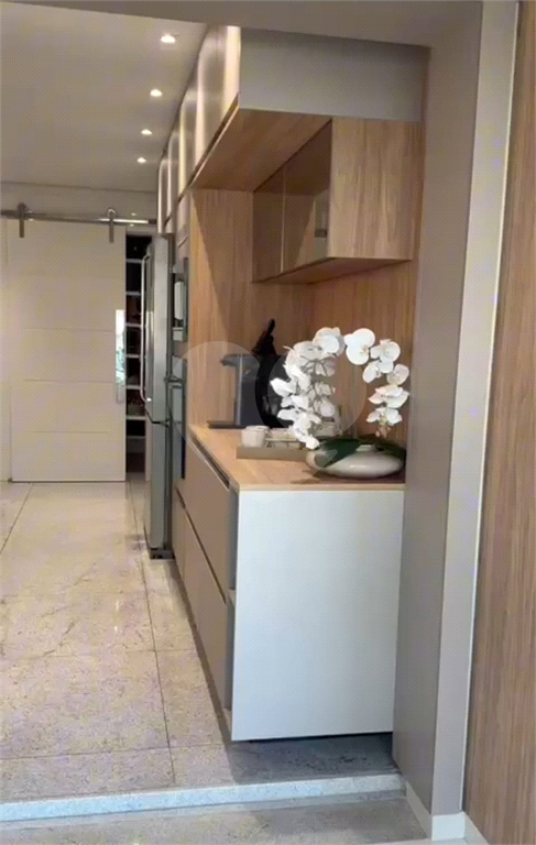 APARTAMENTO em TAMBORÉ