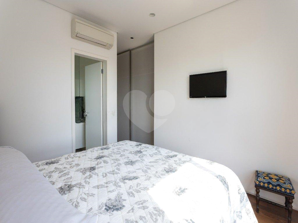 Cobertura duplex à venda no Itaim Bibi 