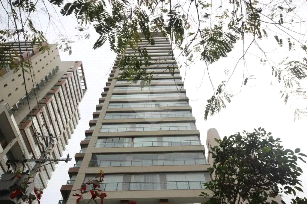 Cobertura duplex à venda no Itaim Bibi 