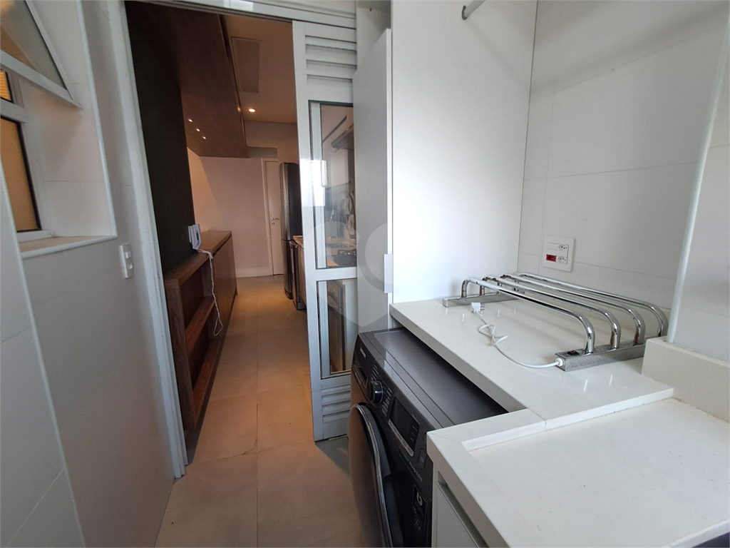 Imóvel impecavel reformado e mobiliado de 72m² sala de 2 ambientes com varanda gourmet e 2 vagas de garagem Pinheiros