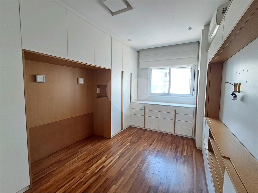 Imóvel impecavel reformado e mobiliado de 72m² sala de 2 ambientes com varanda gourmet e 2 vagas de garagem Pinheiros