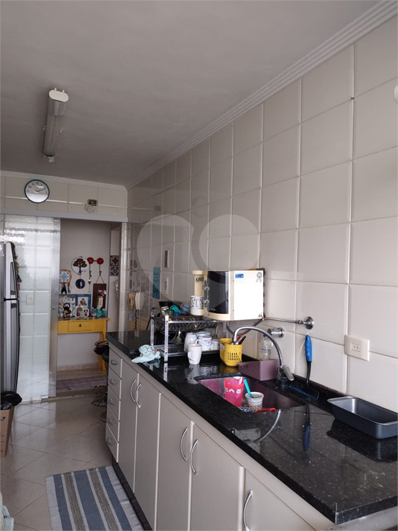 Apartamento à Venda – 3 Dormitórios, Suíte e Lazer Completo
Excelente apartamento com 3 dormitórios, sendo 1 suíte, em condomínio com ampla infraestrutura de lazer. Possui sala para dois ambientes, lavabo, cozinha funcional, lavanderia e aquecimento cen