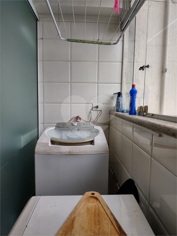 Apartamento à Venda – 3 Dormitórios, Suíte e Lazer Completo
Excelente apartamento com 3 dormitórios, sendo 1 suíte, em condomínio com ampla infraestrutura de lazer. Possui sala para dois ambientes, lavabo, cozinha funcional, lavanderia e aquecimento cen