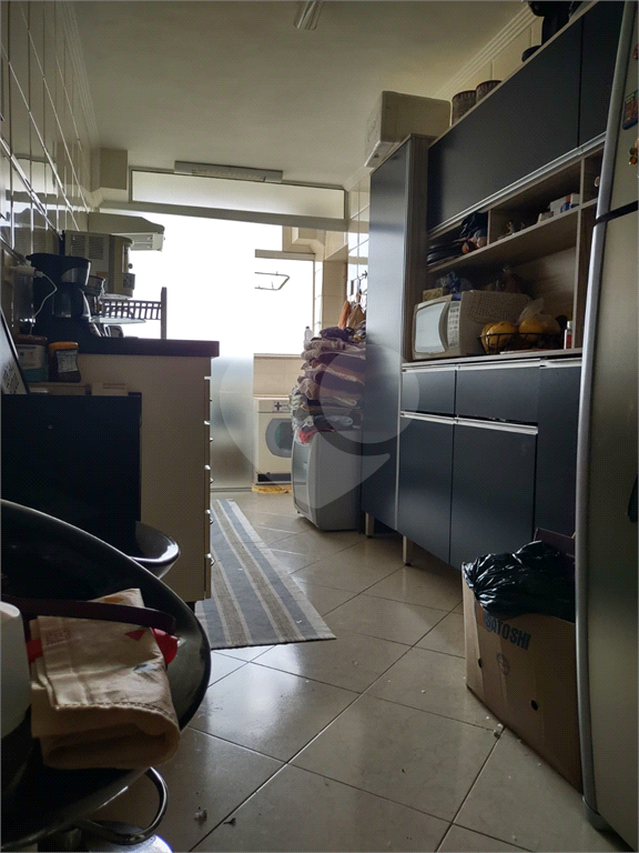 Apartamento à Venda – 3 Dormitórios, Suíte e Lazer Completo
Excelente apartamento com 3 dormitórios, sendo 1 suíte, em condomínio com ampla infraestrutura de lazer. Possui sala para dois ambientes, lavabo, cozinha funcional, lavanderia e aquecimento cen