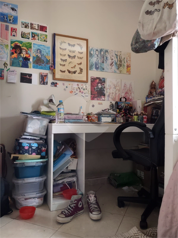 Apartamento à Venda – 3 Dormitórios, Suíte e Lazer Completo
Excelente apartamento com 3 dormitórios, sendo 1 suíte, em condomínio com ampla infraestrutura de lazer. Possui sala para dois ambientes, lavabo, cozinha funcional, lavanderia e aquecimento cen