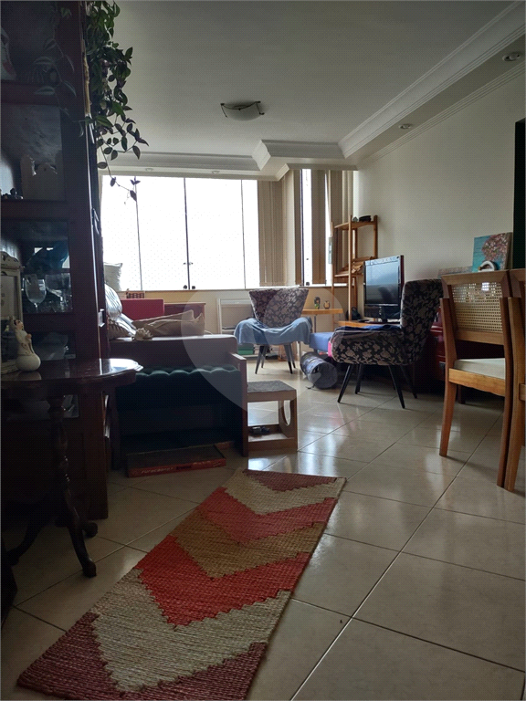 Apartamento à Venda – 3 Dormitórios, Suíte e Lazer Completo
Excelente apartamento com 3 dormitórios, sendo 1 suíte, em condomínio com ampla infraestrutura de lazer. Possui sala para dois ambientes, lavabo, cozinha funcional, lavanderia e aquecimento cen