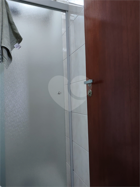 Apartamento à Venda – 3 Dormitórios, Suíte e Lazer Completo
Excelente apartamento com 3 dormitórios, sendo 1 suíte, em condomínio com ampla infraestrutura de lazer. Possui sala para dois ambientes, lavabo, cozinha funcional, lavanderia e aquecimento cen