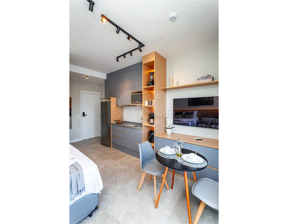 Apartamento a venda 1 dormitório e mobiliado no Bairro Campo Belo