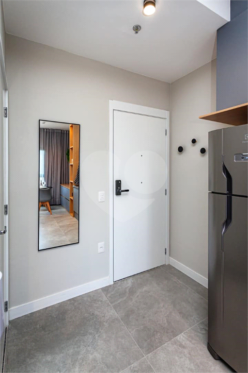 Apartamento a venda 1 dormitório e mobiliado no Bairro Campo Belo