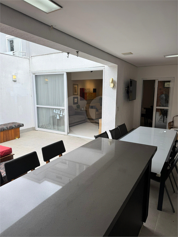 Sobrado à Venda no Quintas do Tamboré 180m² Área Útil 3 Dormitórios (1 Suíte)– Alphaville