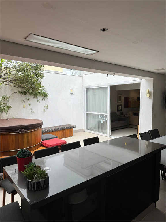 Sobrado à Venda no Quintas do Tamboré 180m² Área Útil 3 Dormitórios (1 Suíte)– Alphaville