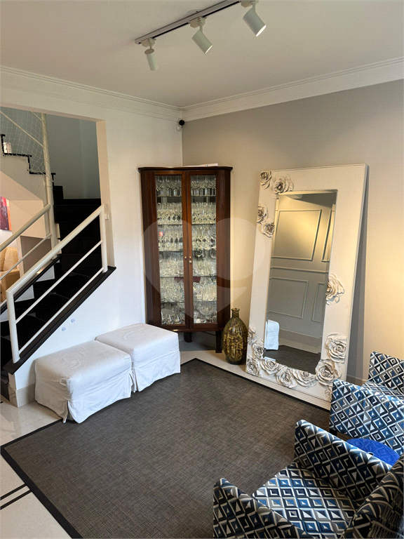 Sobrado à Venda no Quintas do Tamboré 180m² Área Útil 3 Dormitórios (1 Suíte)– Alphaville