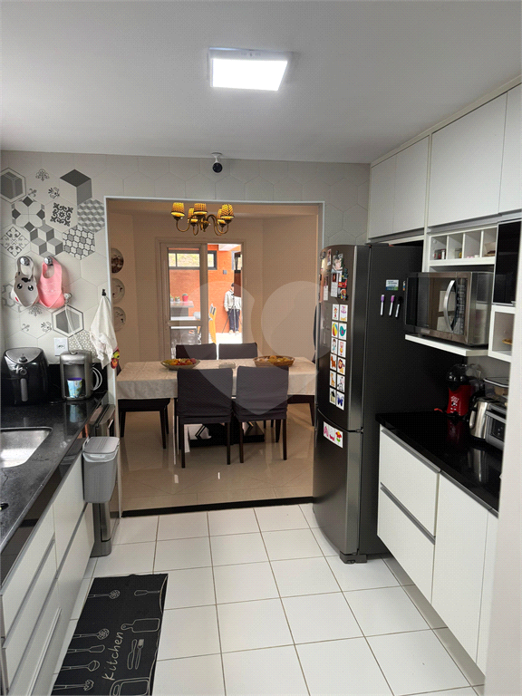 Sobrado à Venda no Quintas do Tamboré 180m² Área Útil 3 Dormitórios (1 Suíte)– Alphaville