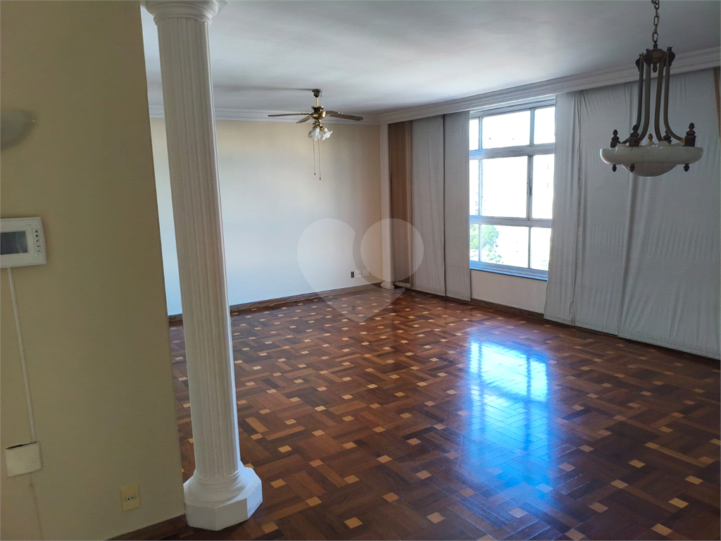 Apartamento amplo de 190 m² à venda na Lapa