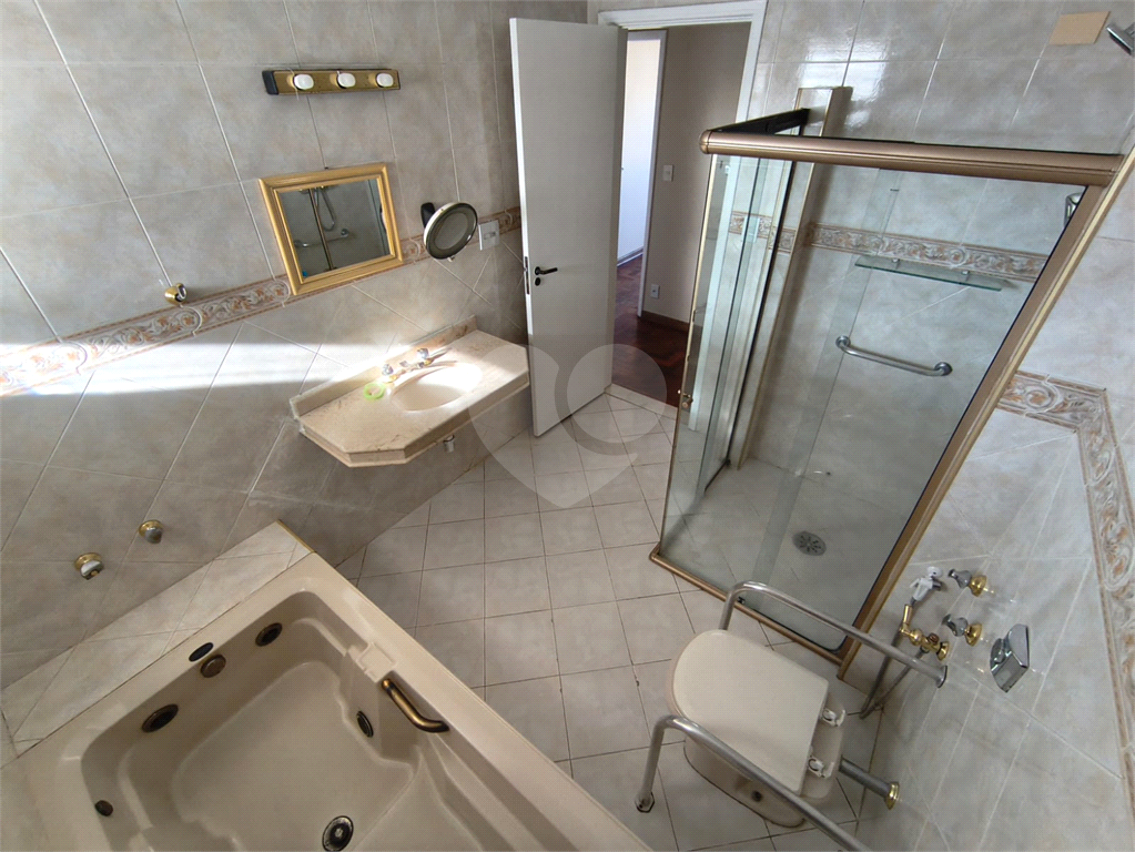 Apartamento amplo de 190 m² à venda na Lapa