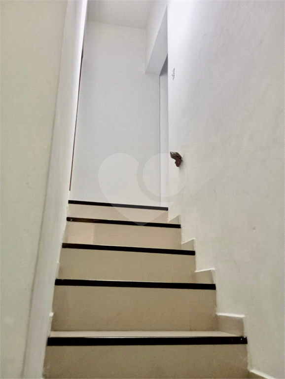 : Casa Ampla com 4 Dormitórios e 4 Vagas – Excelente Localização em Ribeirão Pires
