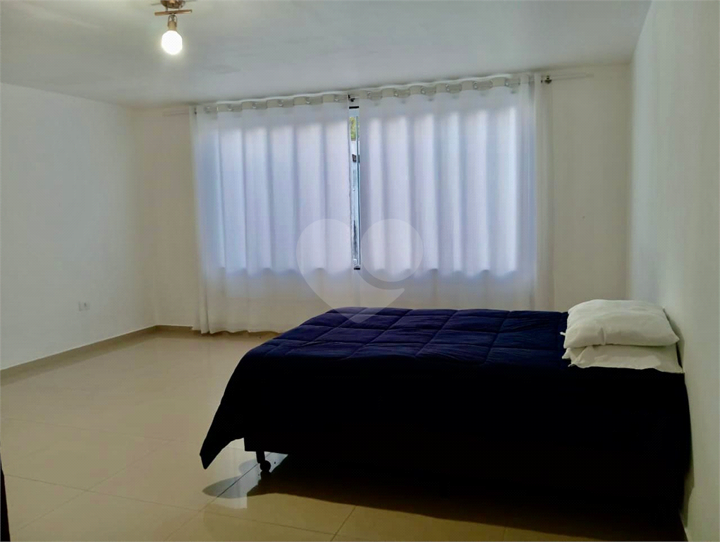 : Casa Ampla com 4 Dormitórios e 4 Vagas – Excelente Localização em Ribeirão Pires
