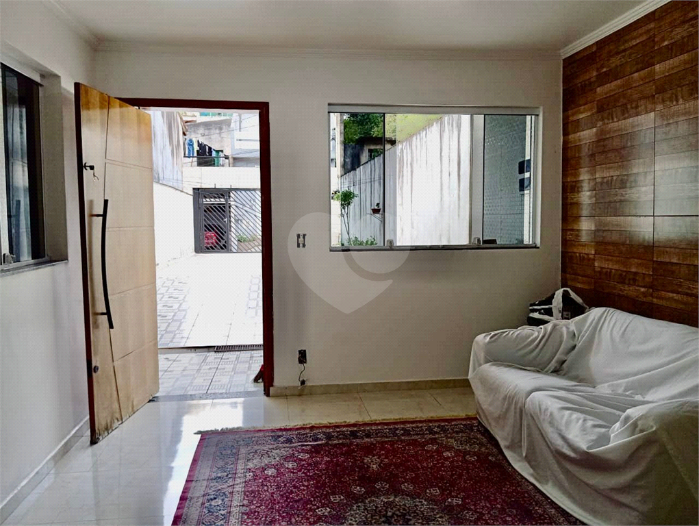 : Casa Ampla com 4 Dormitórios e 4 Vagas – Excelente Localização em Ribeirão Pires
