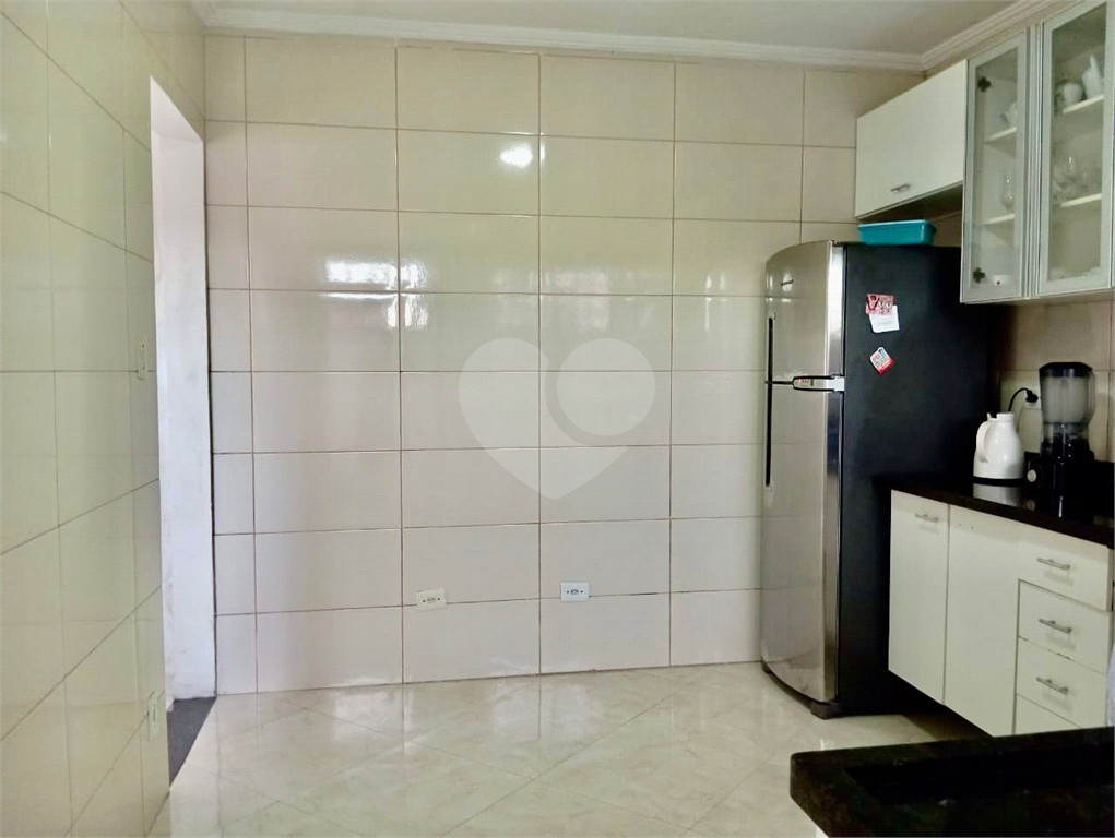 : Casa Ampla com 4 Dormitórios e 4 Vagas – Excelente Localização em Ribeirão Pires
