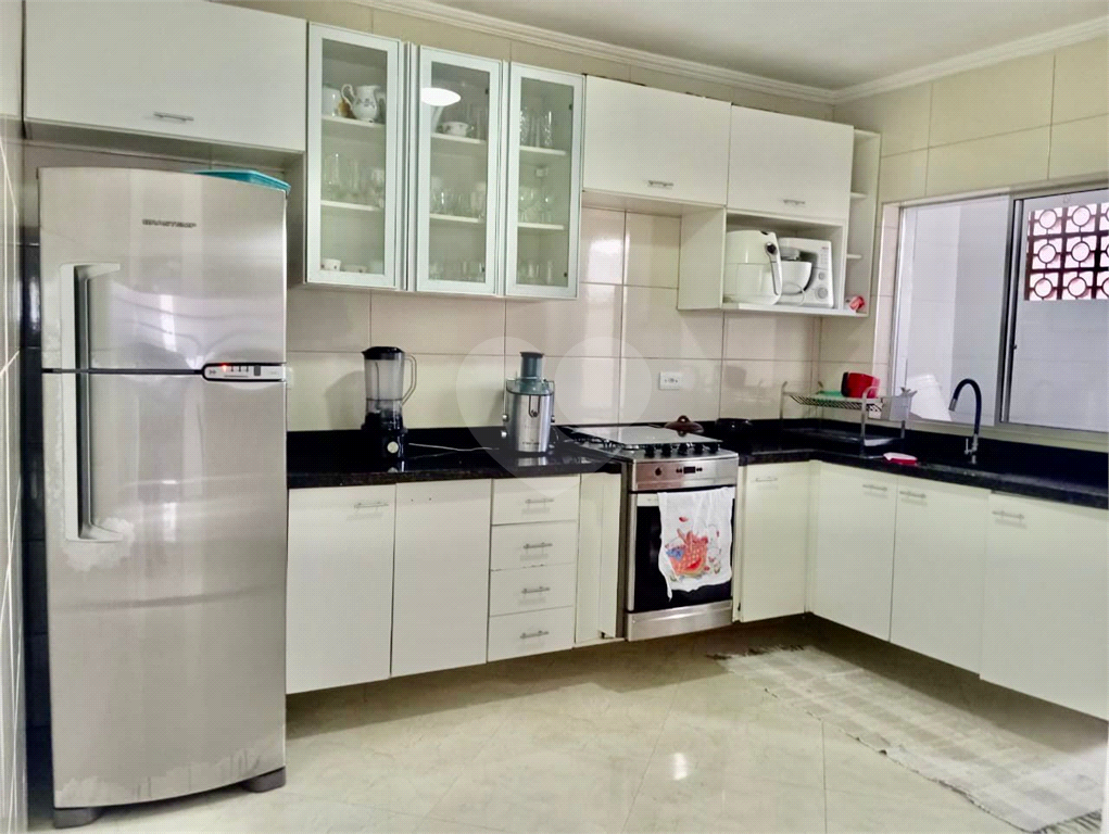 : Casa Ampla com 4 Dormitórios e 4 Vagas – Excelente Localização em Ribeirão Pires
