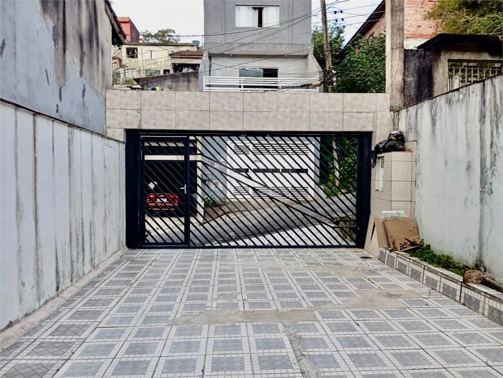 : Casa Ampla com 4 Dormitórios e 4 Vagas – Excelente Localização em Ribeirão Pires
