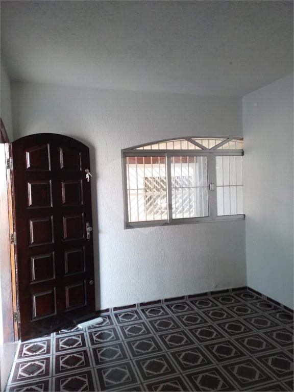 Tremembé 3 casas no mesmo terreno ja com rendimento total de 5 quartos 3 cozinhas 3 banheiros e  tem 2 vagas  