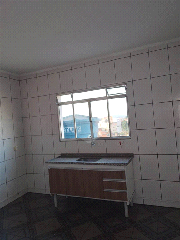 Tremembé 3 casas no mesmo terreno ja com rendimento total de 5 quartos 3 cozinhas 3 banheiros e  tem 2 vagas  