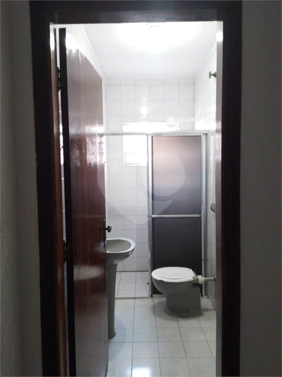 Tremembé 3 casas no mesmo terreno ja com rendimento total de 5 quartos 3 cozinhas 3 banheiros e  tem 2 vagas  