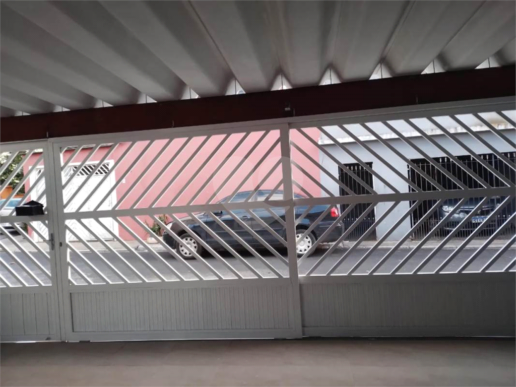 Tremembé 3 casas no mesmo terreno ja com rendimento total de 5 quartos 3 cozinhas 3 banheiros e  tem 2 vagas  