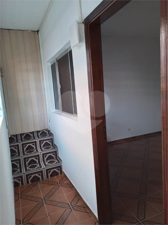 Tremembé 3 casas no mesmo terreno ja com rendimento total de 5 quartos 3 cozinhas 3 banheiros e  tem 2 vagas  