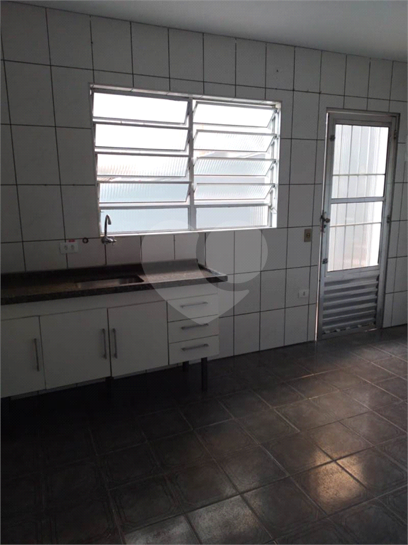 Tremembé 3 casas no mesmo terreno ja com rendimento total de 5 quartos 3 cozinhas 3 banheiros e  tem 2 vagas  