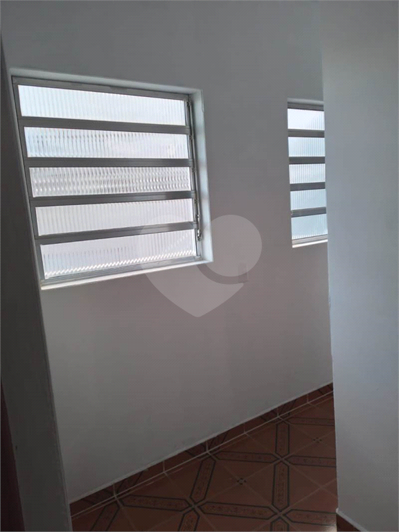 Tremembé 3 casas no mesmo terreno ja com rendimento total de 5 quartos 3 cozinhas 3 banheiros e  tem 2 vagas  