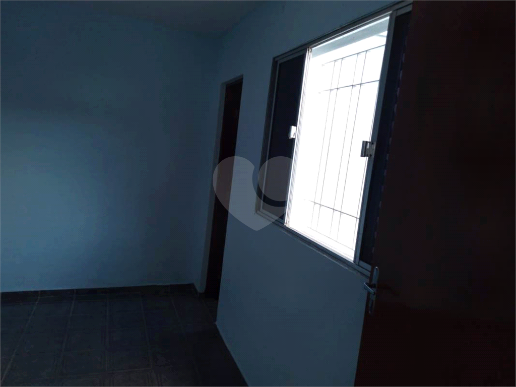 Tremembé 3 casas no mesmo terreno ja com rendimento total de 5 quartos 3 cozinhas 3 banheiros e  tem 2 vagas  