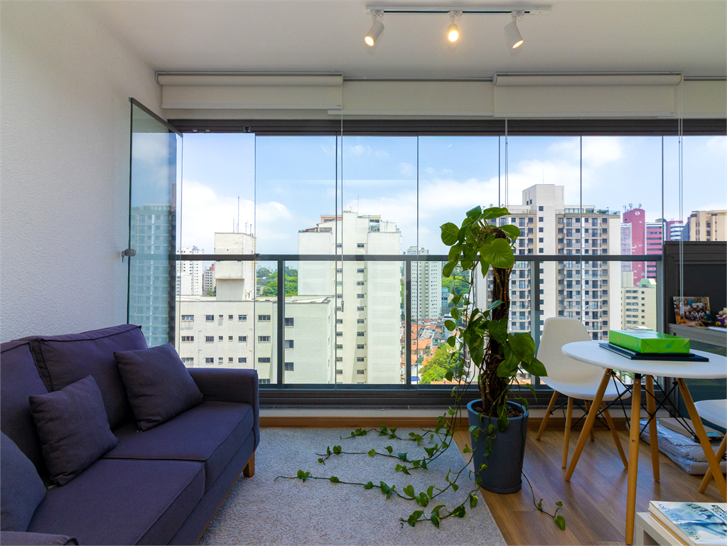 Apartamento Studio - São Judas - 1 Quarto / Dormitório - 1 Vaga - Venda / Compra - Próximo ao Metrô