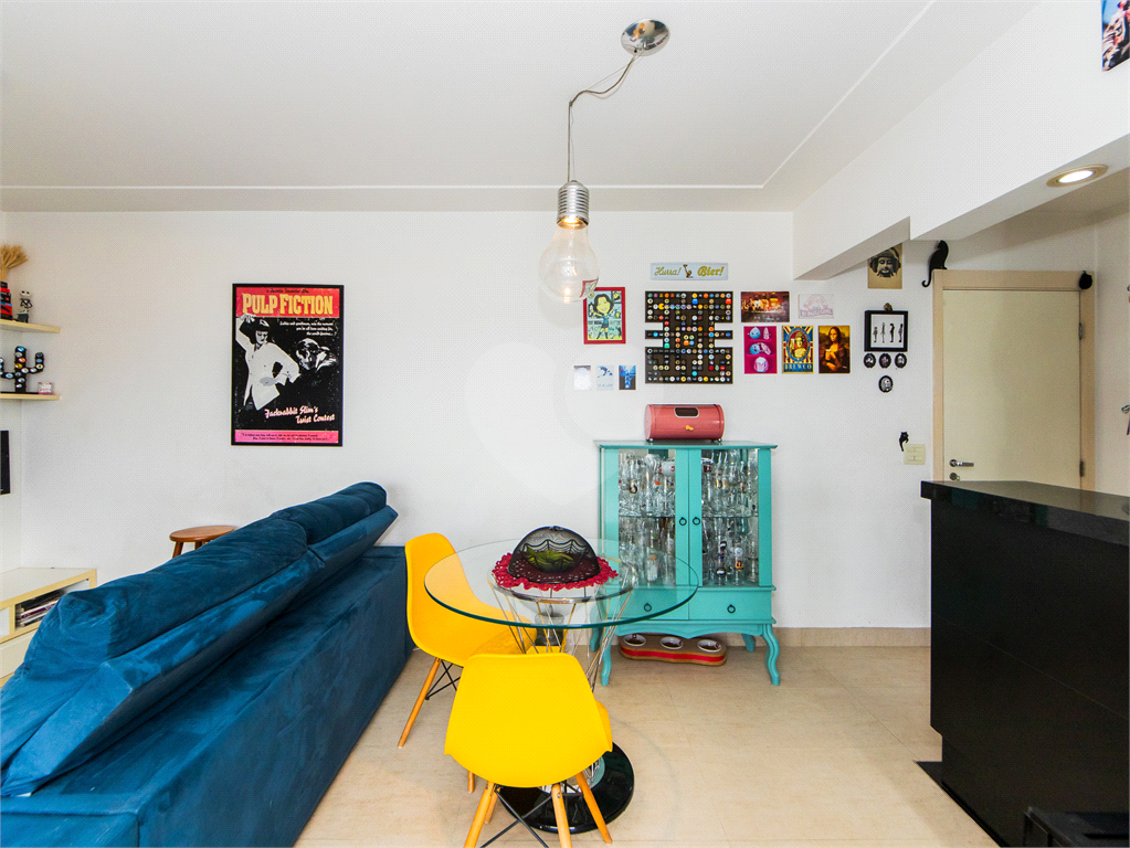 Apartamento - Saúde - 2 Dormitórios / Quarto - 2 Vagas - Venda / Compra