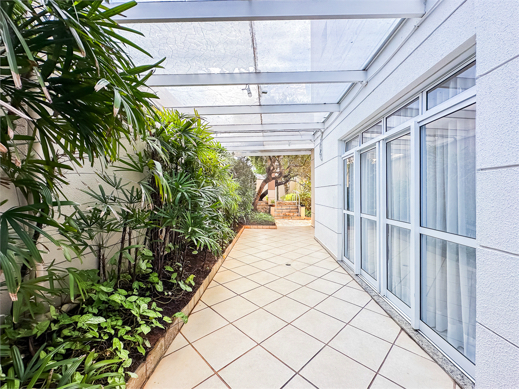 Apartamento - Saúde - 2 Dormitórios / Quarto - 2 Vagas - Venda / Compra