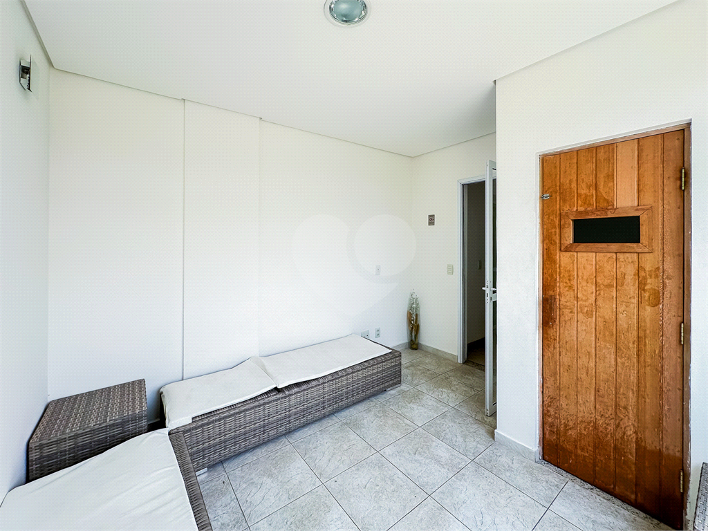 Apartamento - Saúde - 2 Dormitórios / Quarto - 2 Vagas - Venda / Compra