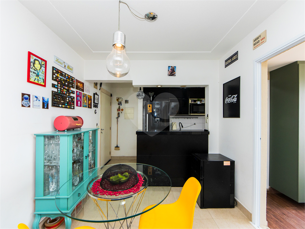 Apartamento - Saúde - 2 Dormitórios / Quarto - 2 Vagas - Venda / Compra