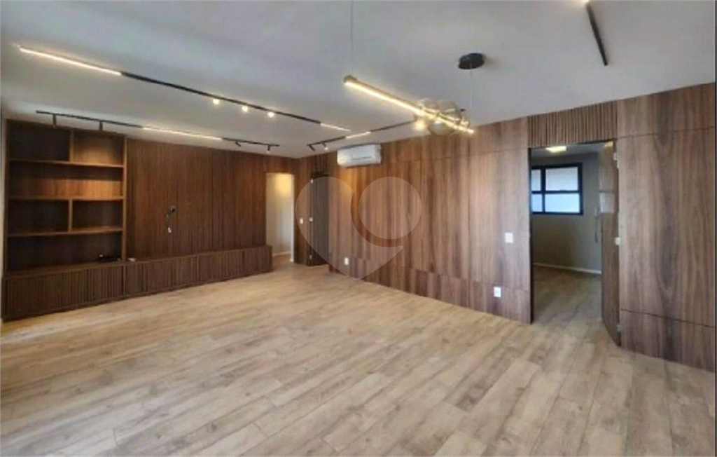 Apto Moema - 148 m² - 3 suites - Varanda Gourmet - 2 vgs