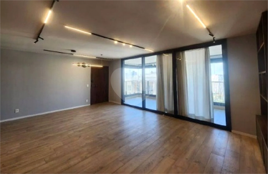 Apto Moema - 148 m² - 3 suites - Varanda Gourmet - 2 vgs