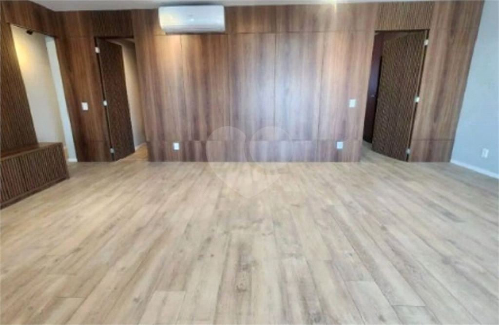 Apto Moema - 148 m² - 3 suites - Varanda Gourmet - 2 vgs