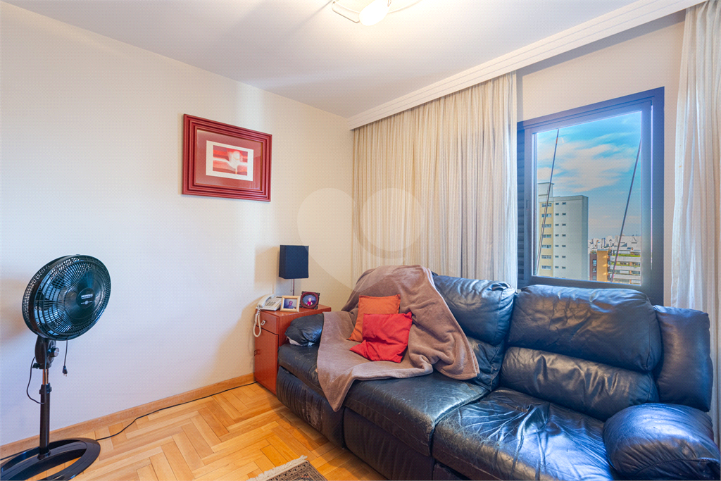 APARTAMENTO em ALTO DA LAPA