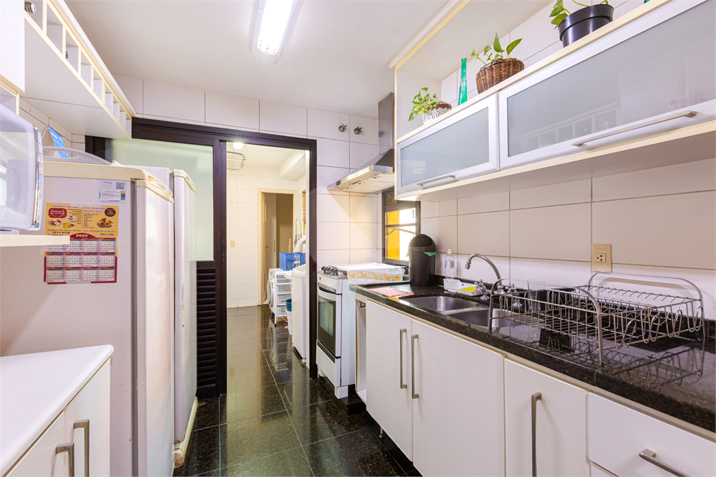 APARTAMENTO em ALTO DA LAPA