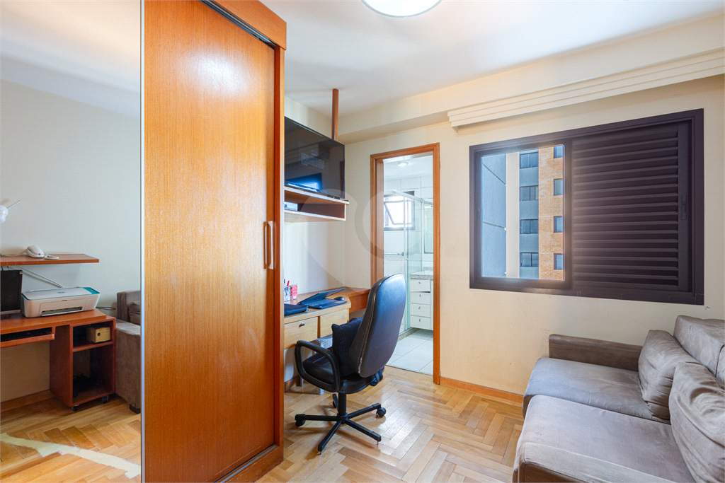 APARTAMENTO em ALTO DA LAPA